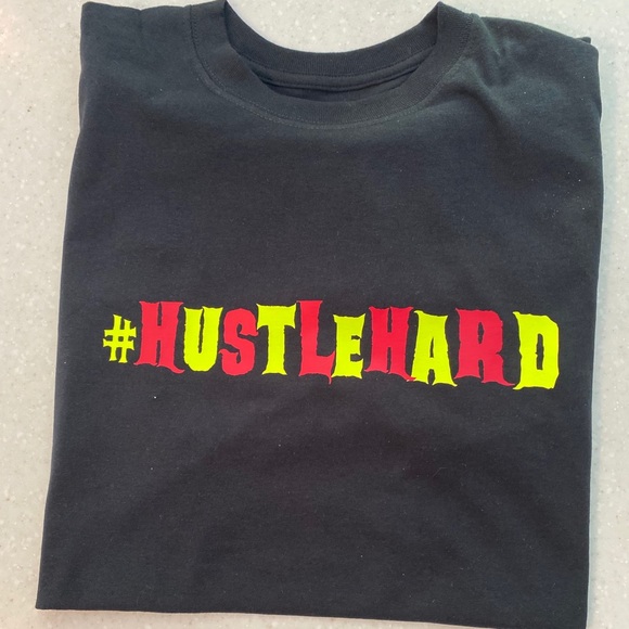 “#HUSTLEHARD” Brand new tee. - Picture 1 of 4